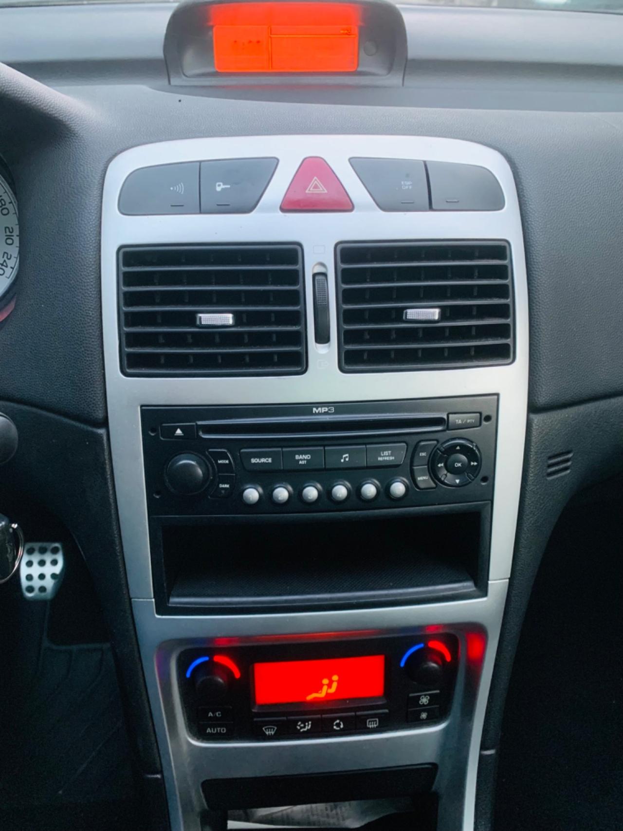 Peugeot 307 1.6 16V CC Tecno