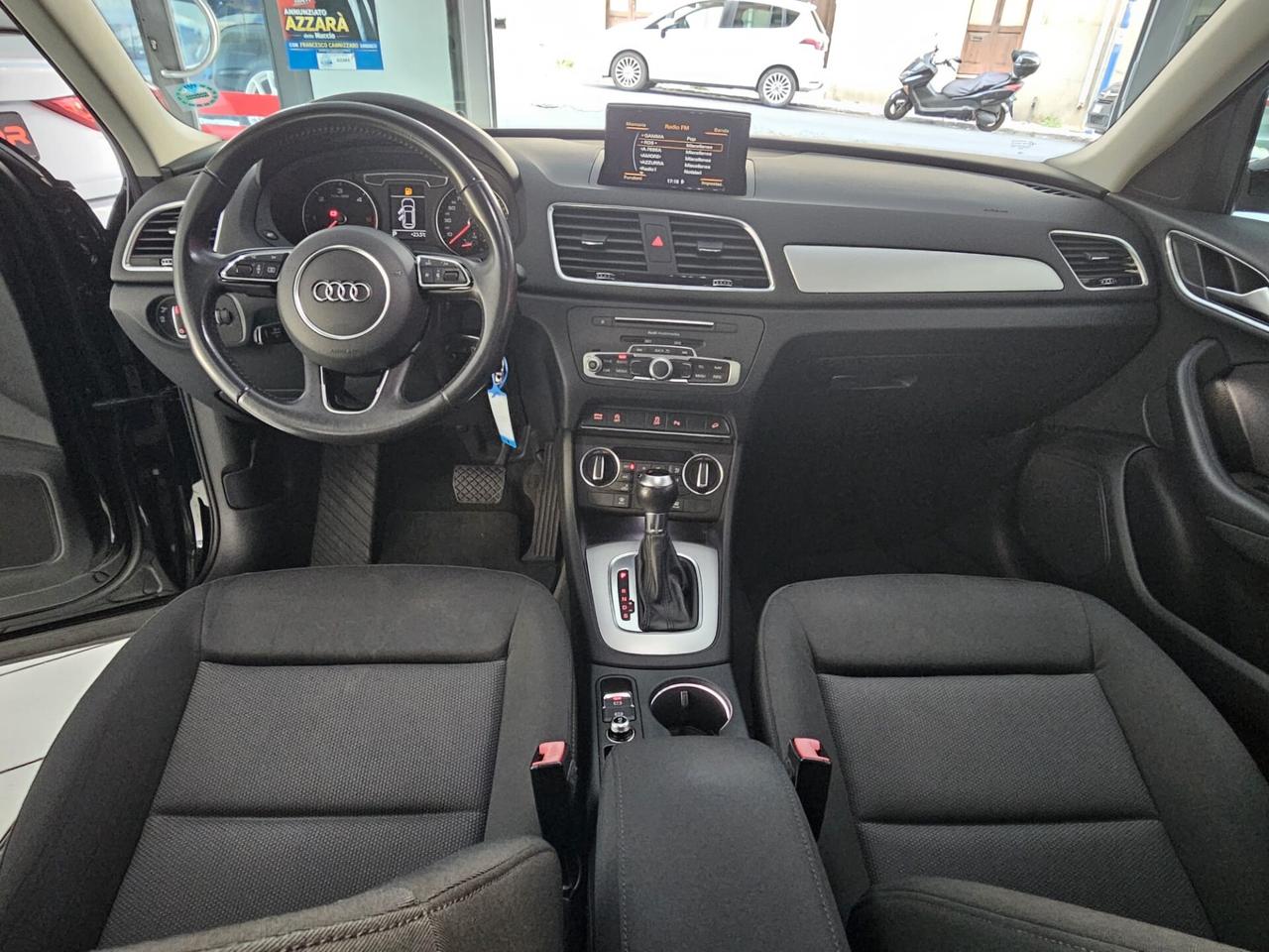 Audi Q3 2.0 TDI 120 CV Business
