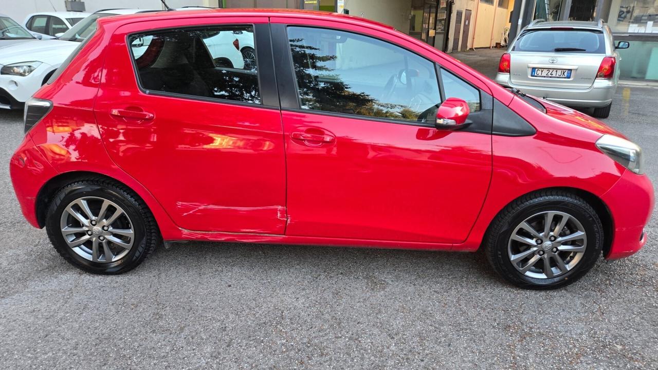 Toyota Yaris 1.0 5 porte Lounge