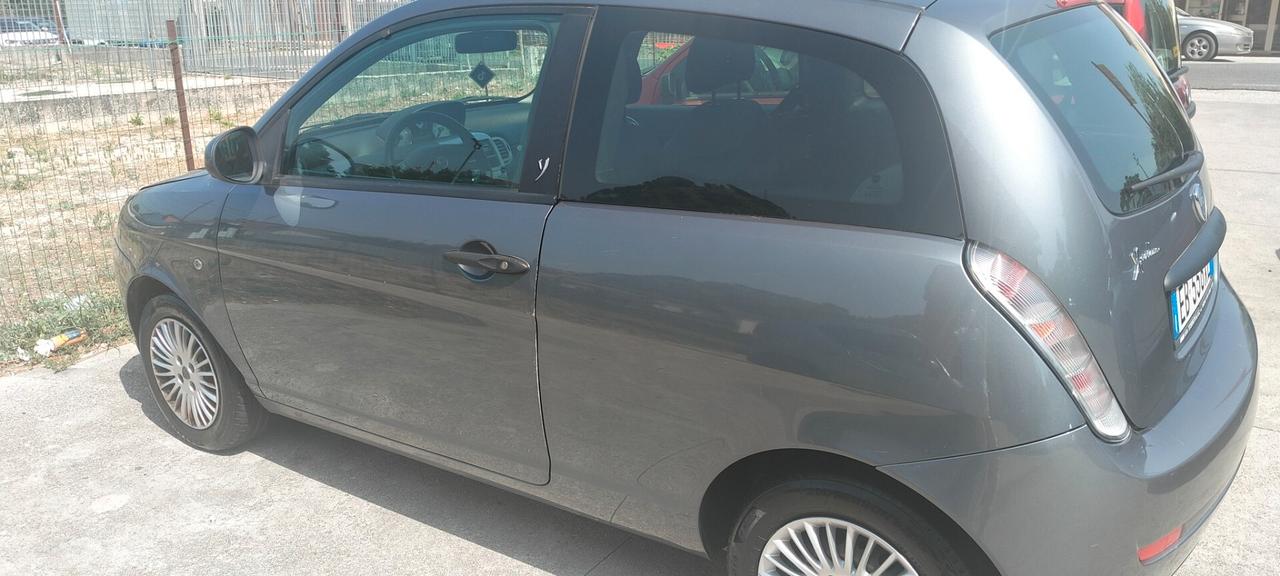 Lancia Ypsilon 1.2 69 CV Diva
