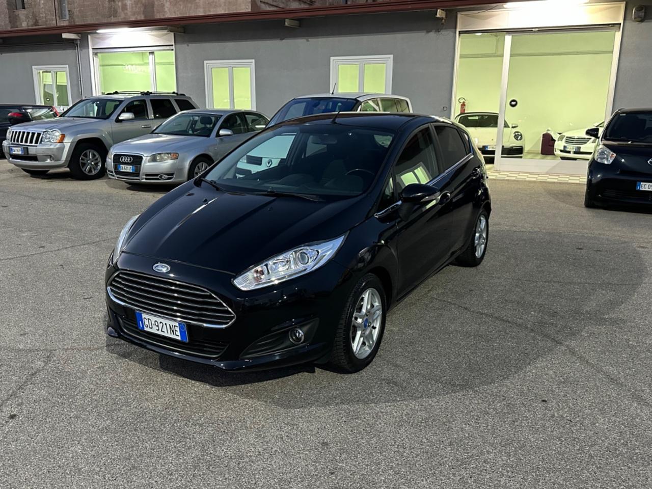 Ford Fiesta 1.5 TDCi 75CV 5 porte Black & White Edition
