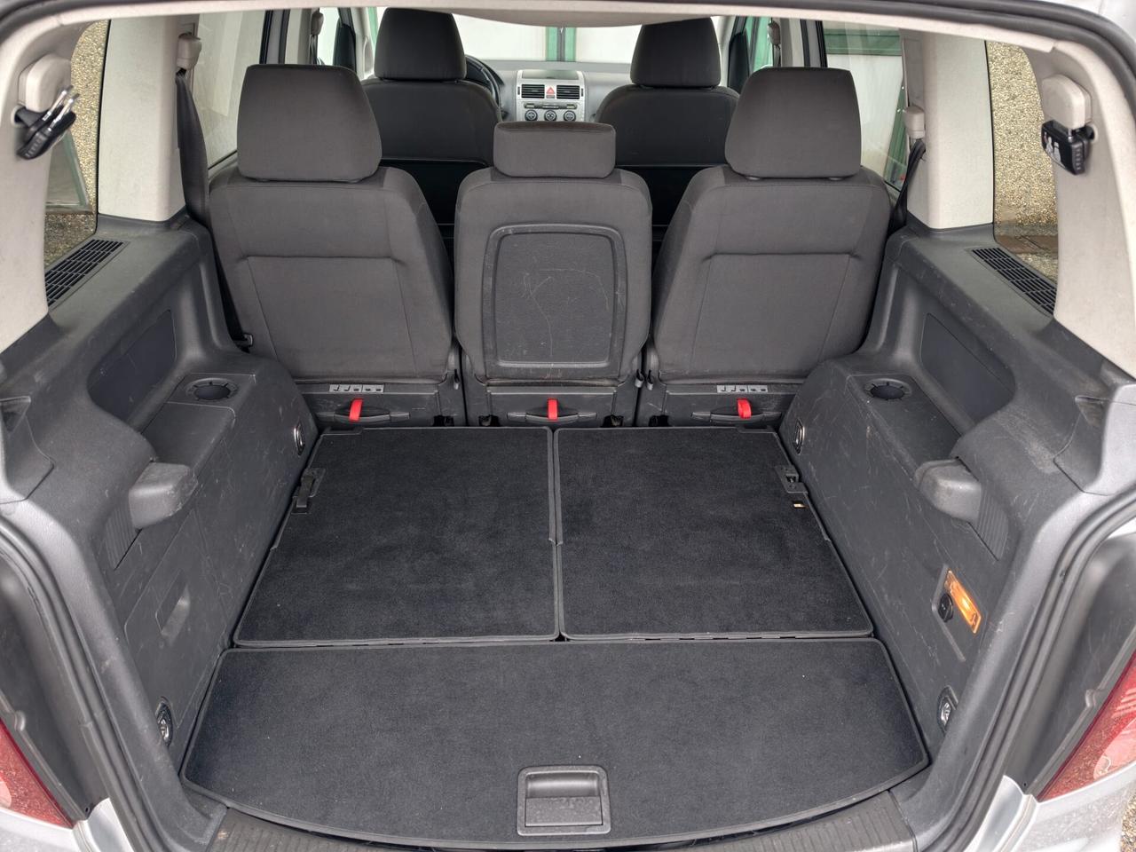 Volkswagen Touran 7 POSTI BENZINA METANO 2008