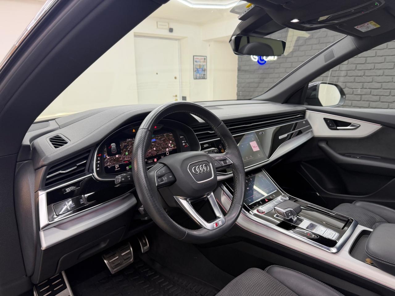 Audi SQ8 TFSI IPER FULL ITALIANA UFFICIALE