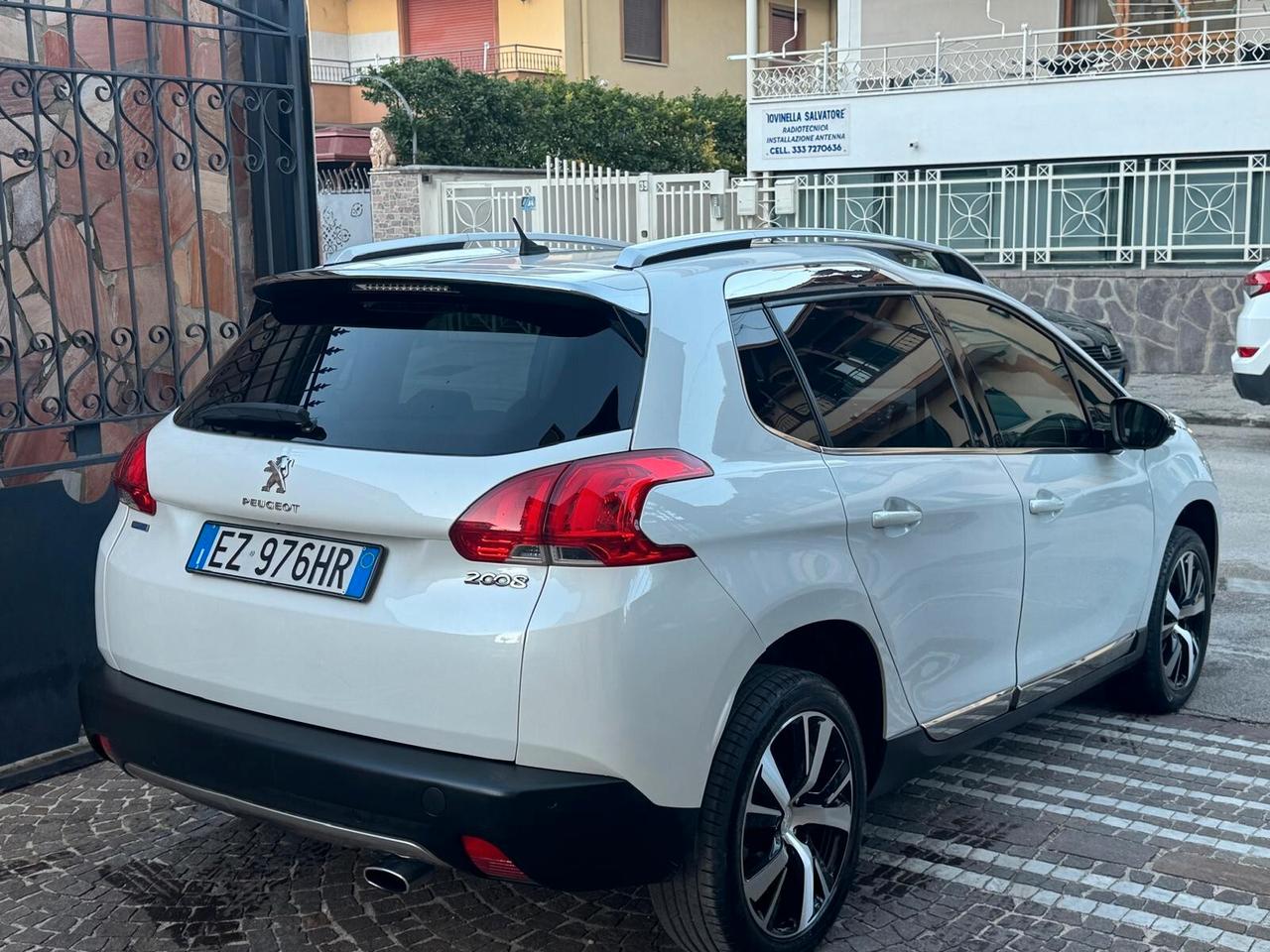 Peugeot 2008 BlueHDi 120 S&S Black Matt Limited Edition