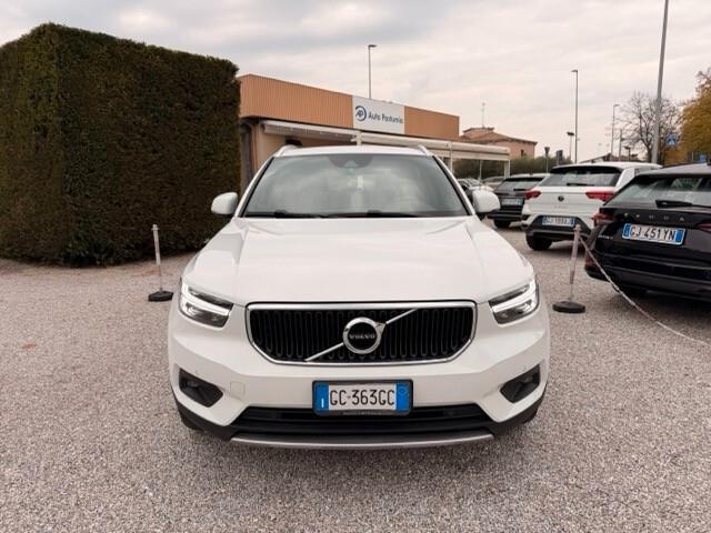 Volvo XC40 1.5 t3 163 cv Momentum Pro Automatica