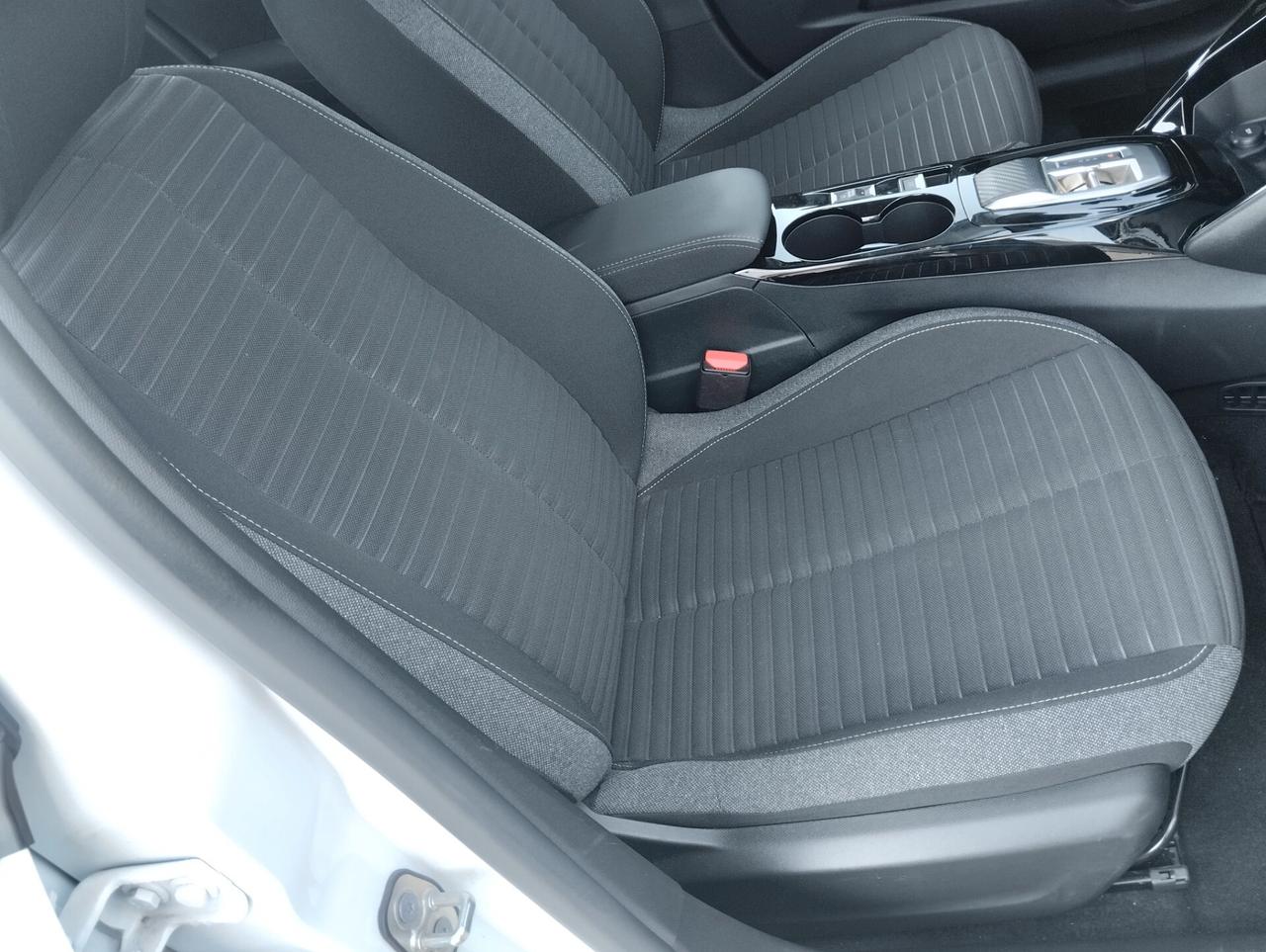 Peugeot 208 motore elettrico 136 CV 5 porte Active