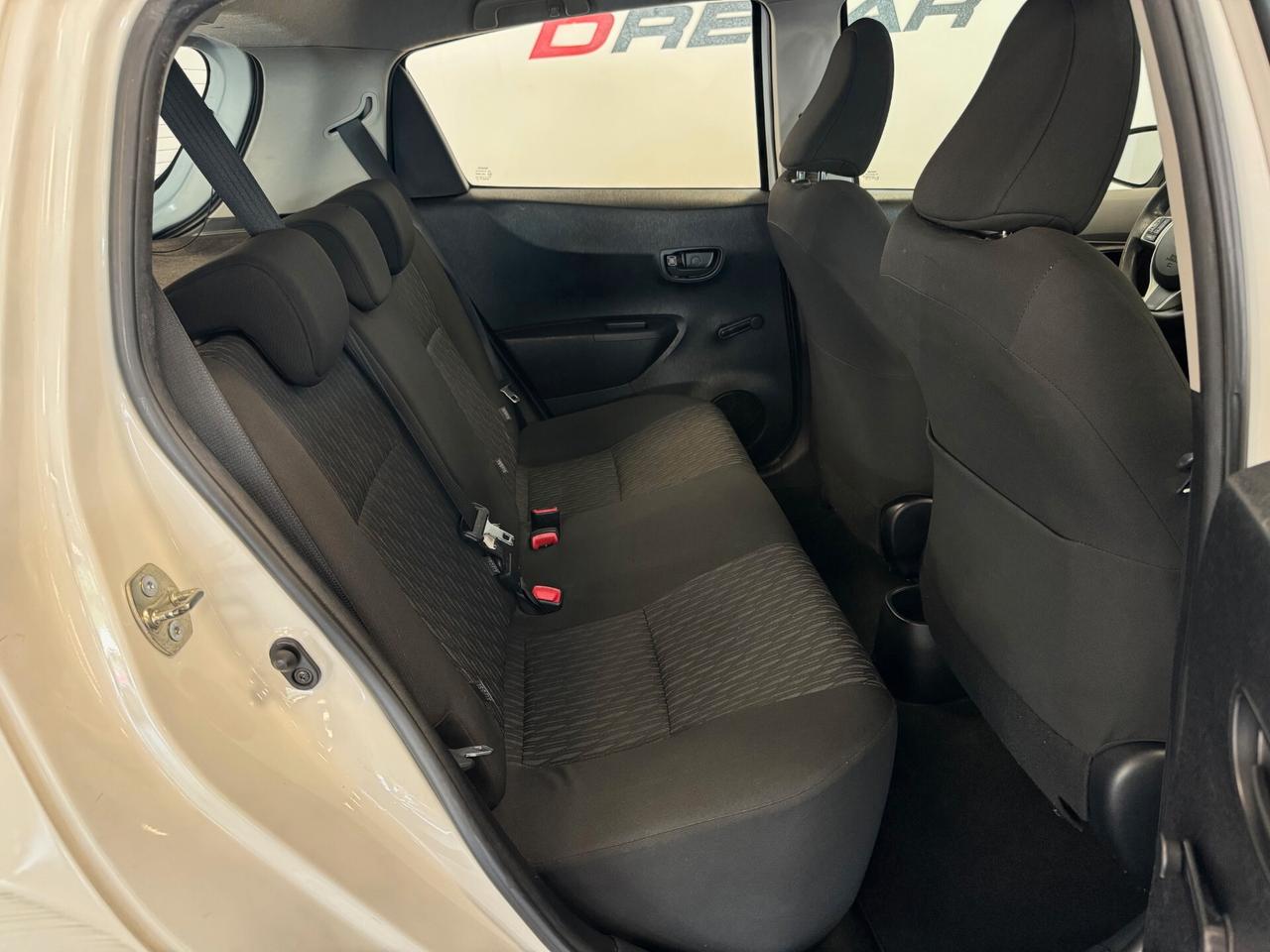 Toyota Yaris 1.4 D-4D 5 porte MECCANICA OK CARROZZERIA DA RIVEDERE