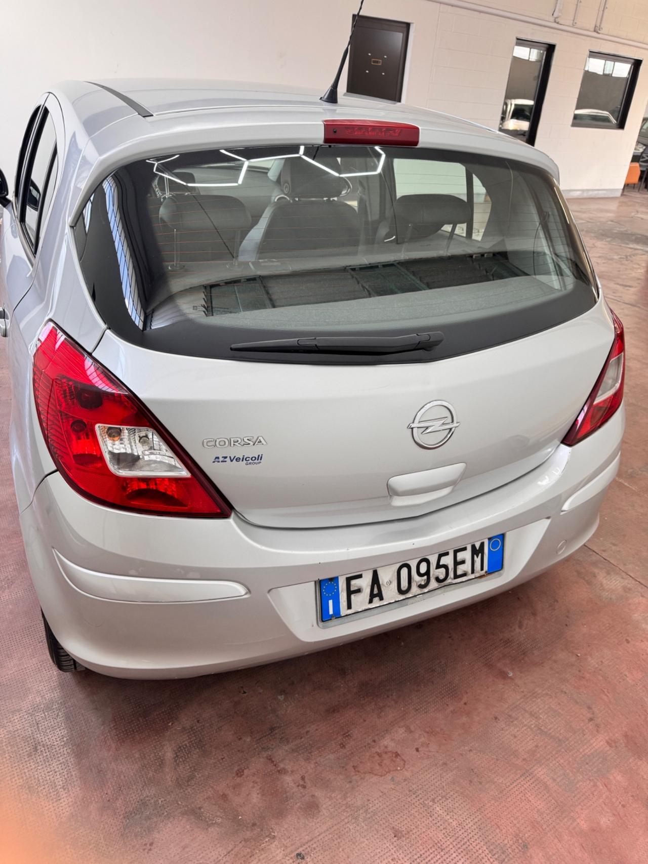 Opel Corsa 1.2 85CV 5 porte GPL-TECH Edition