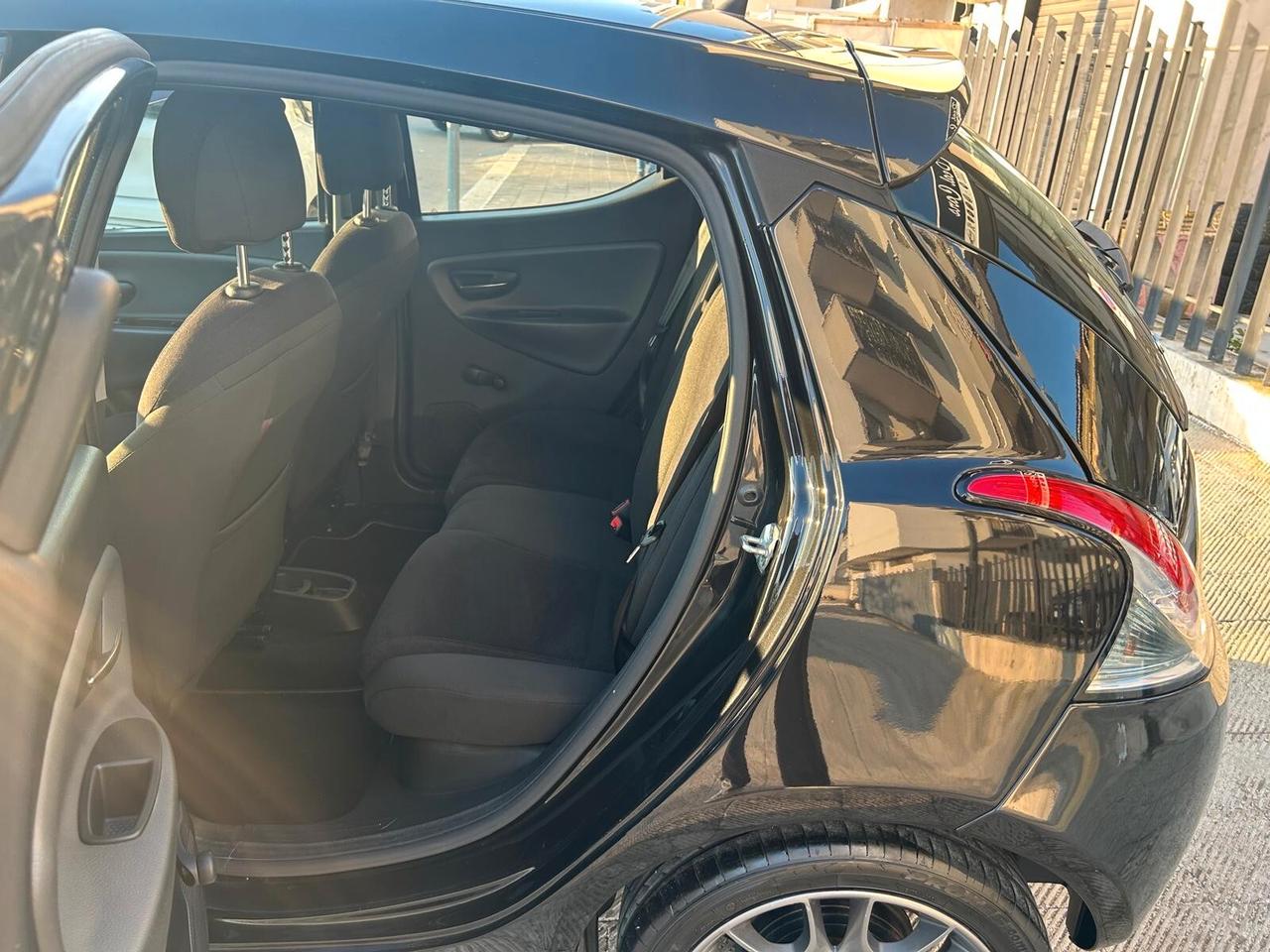 Lancia Ypsilon 1.3 MJT 16V 95 CV 5 porte S&S Elle