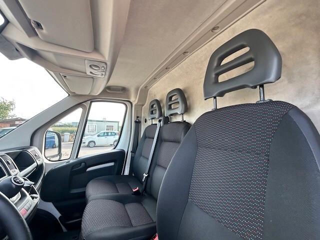 Peugeot Boxer 330 L1H2 2.2 BLUEHDI 120CV SeS