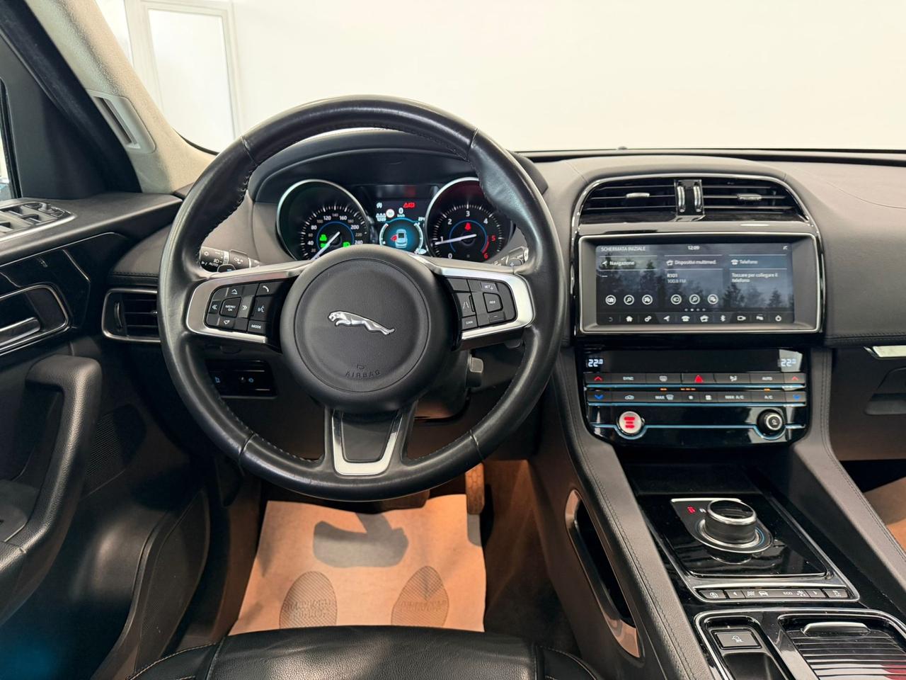 Jaguar F-Pace 2.0 D 180 CV AWD aut. Prestige