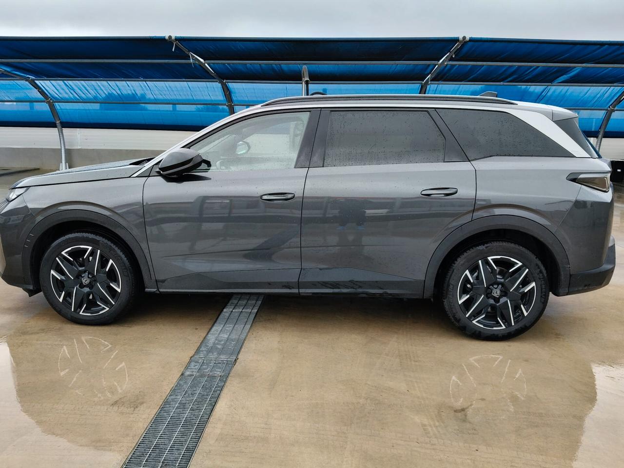 Peugeot 5008 Hybrid 145 e-DCS6 Allure 7 posti