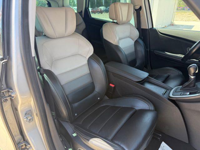 RENAULT Scenic ENERGY INITIALE PARIS