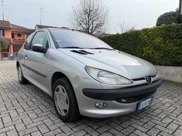Peugeot 206 1.1 3p. XR