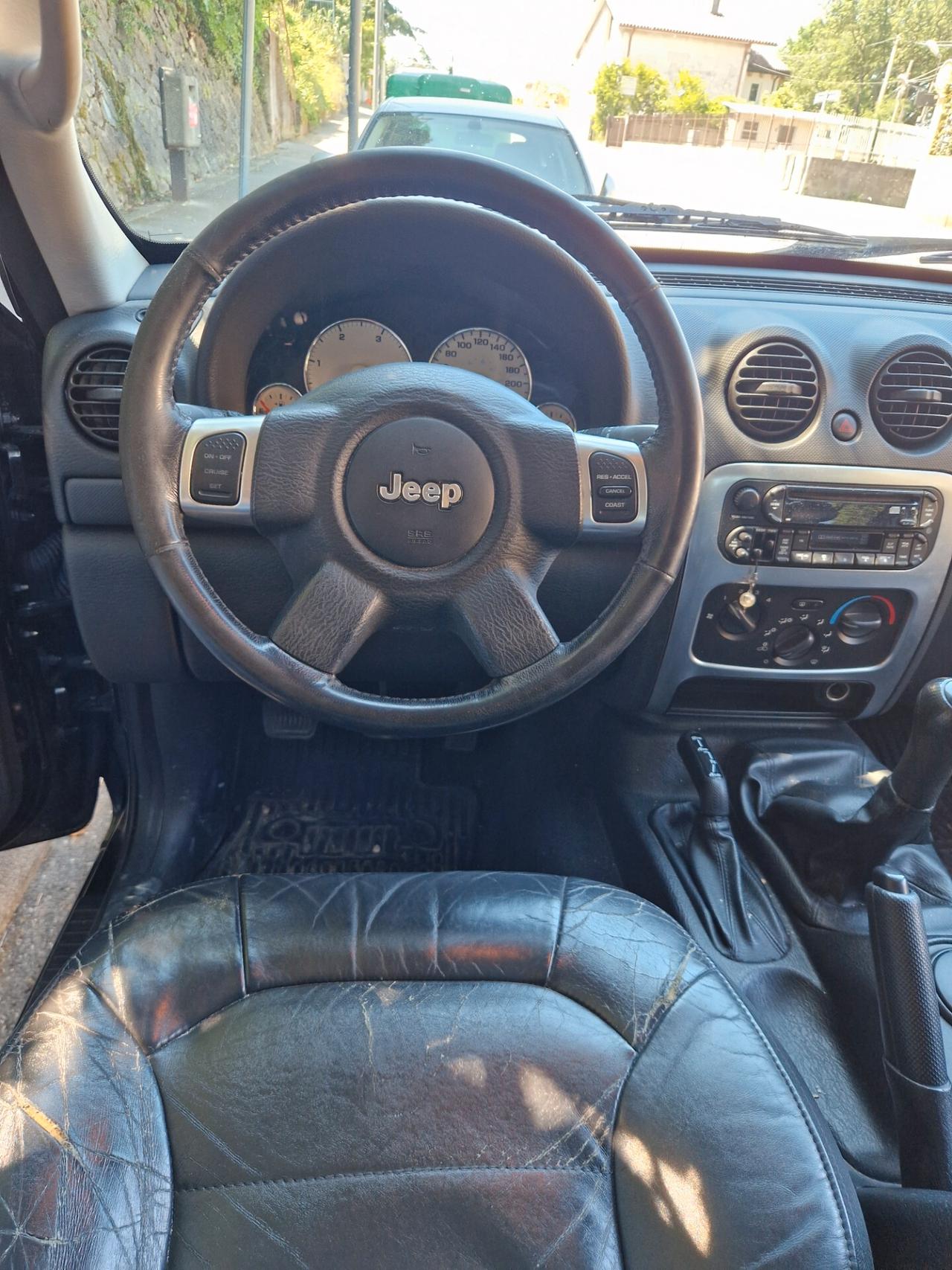 Jeep Cherokee 2.5 CRD Sport 4x4 inseribile