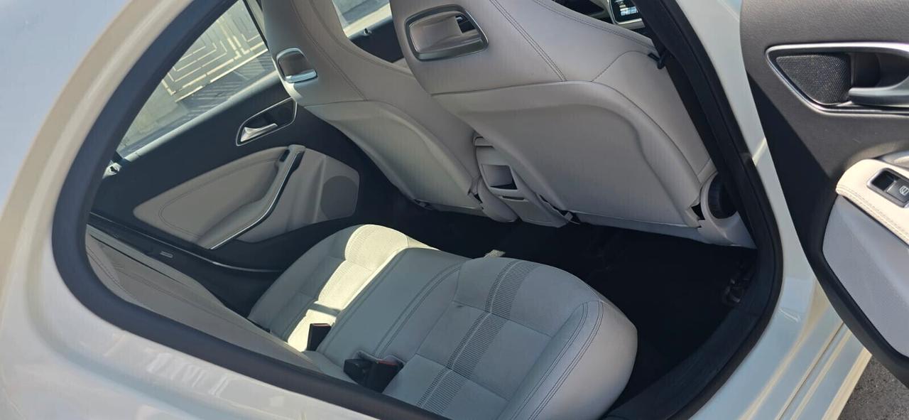 Mercedes-benz A 180 A 180 d Executive