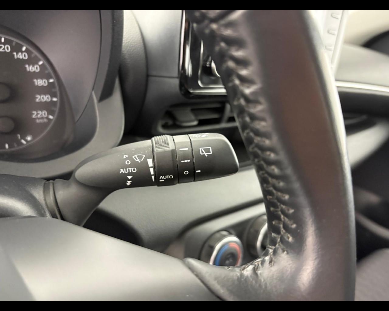TOYOTA Yaris 1.0 Active