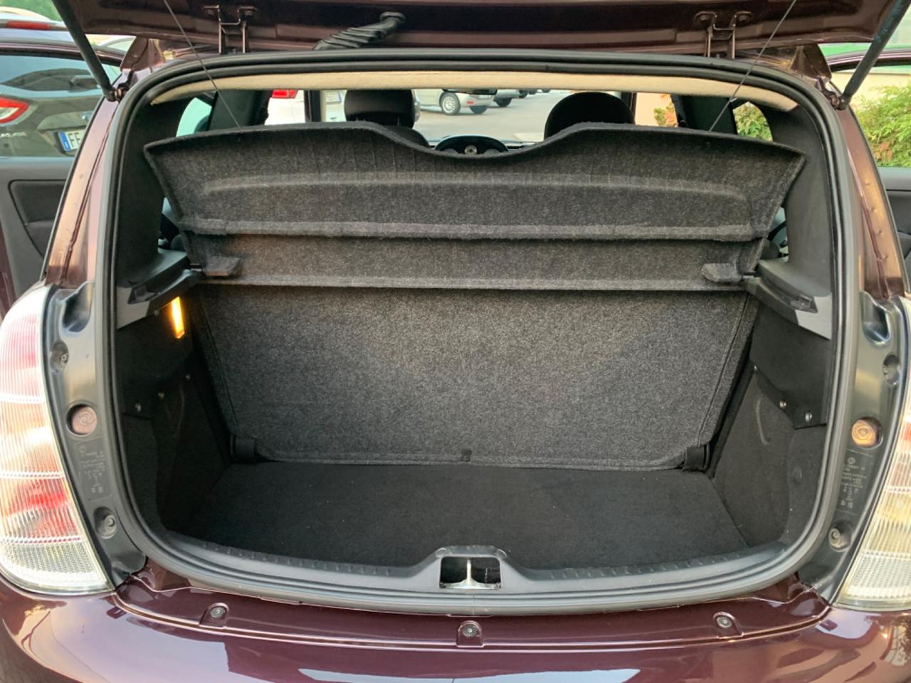 Lancia Ypsilon 1.2 Platino