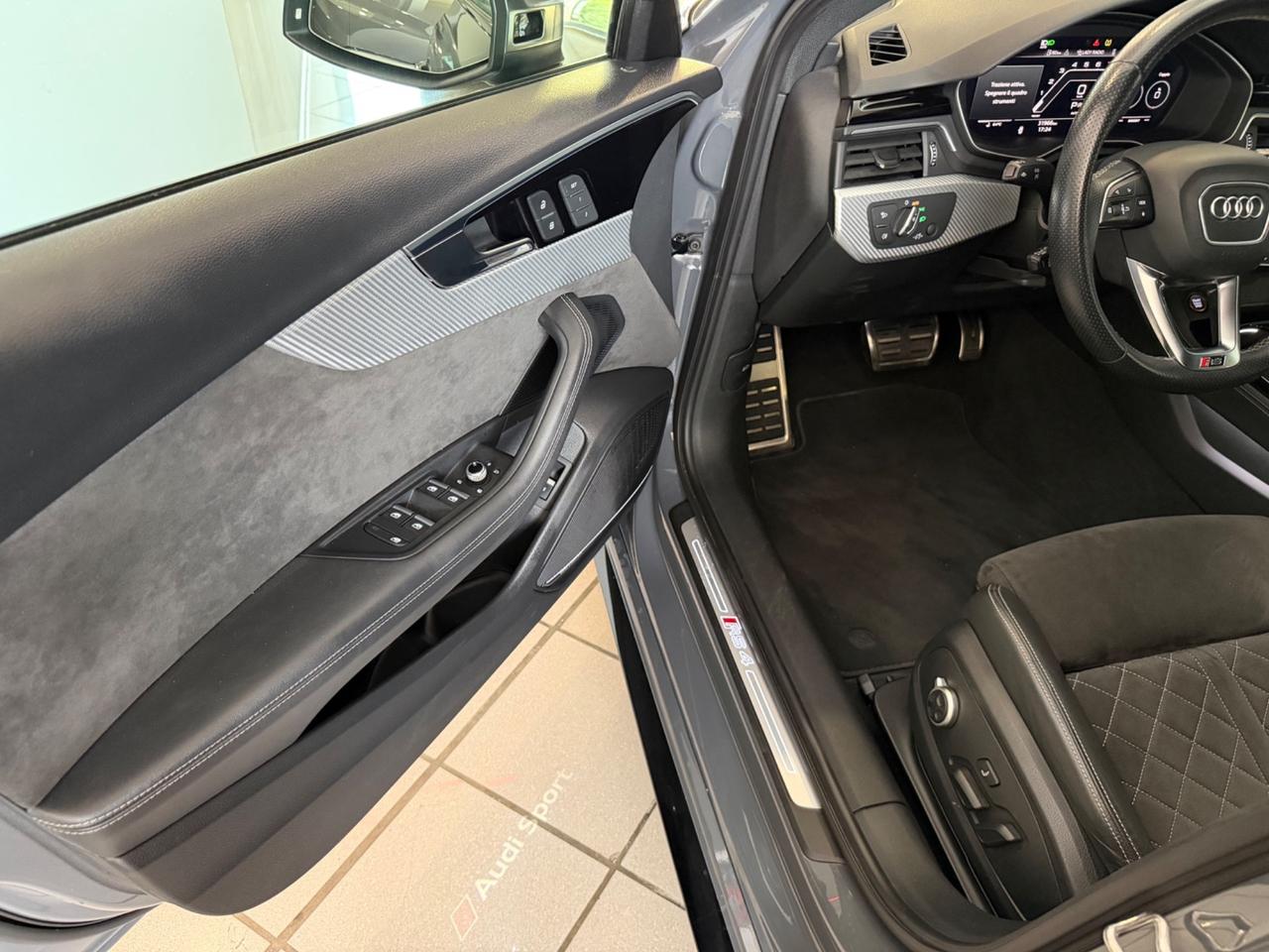 AUDI A4 5A SERIE ('15'-'25') RS 4 AVANT (331 KW) Valore di listino: € 103200