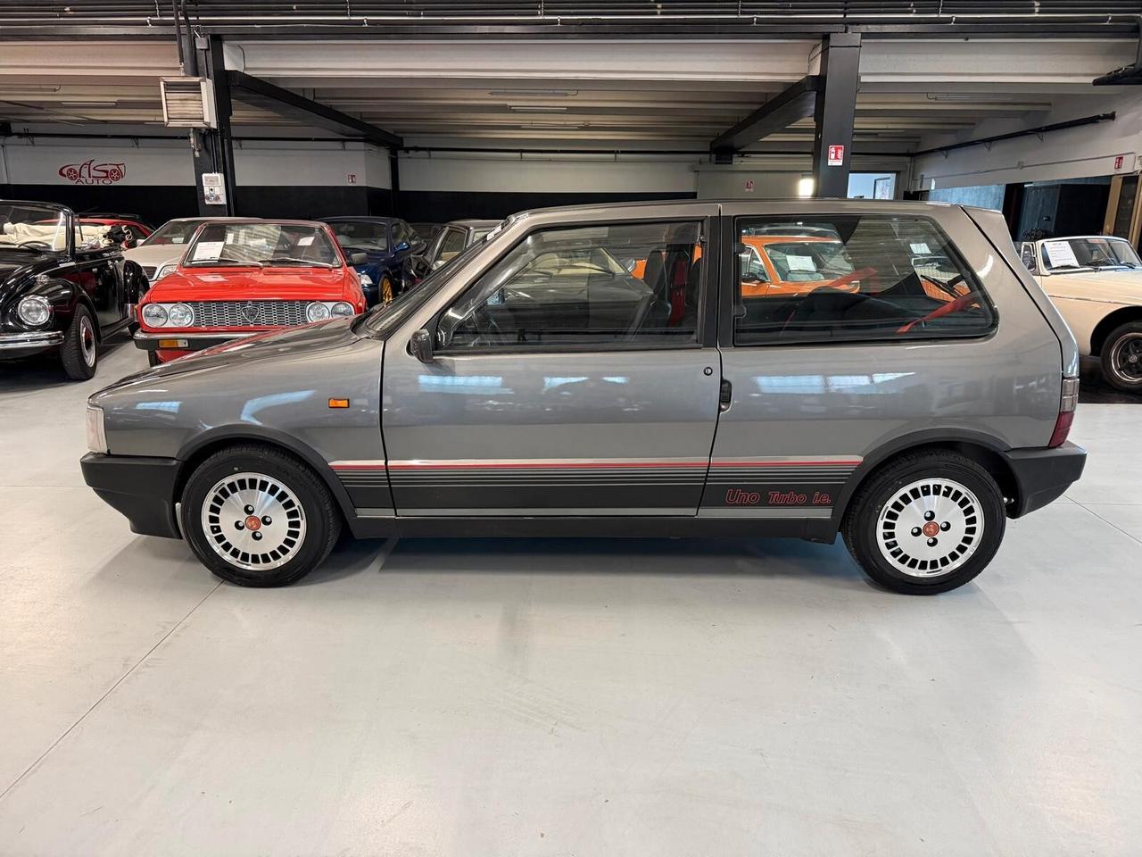 Fiat Uno turbo i.e. 3 porte asi
