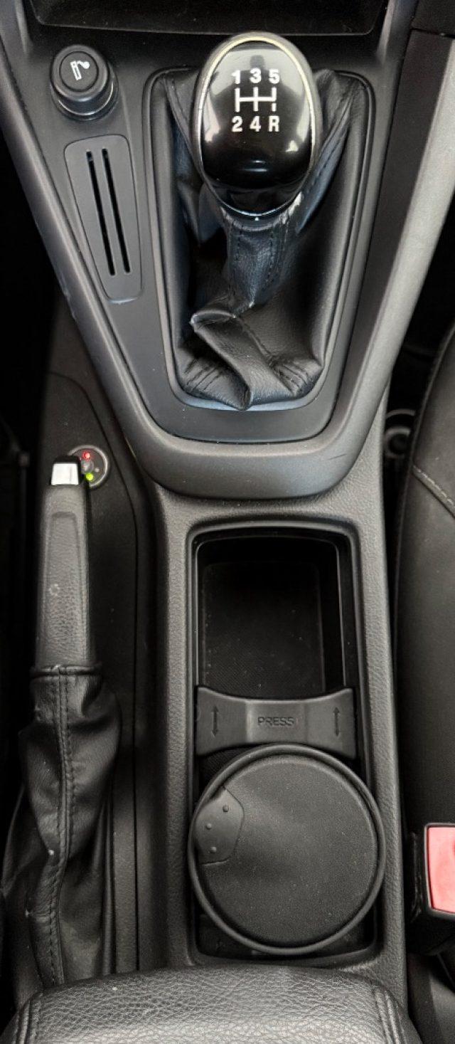 FORD Focus 1.6 120 CV GPL Titanium
