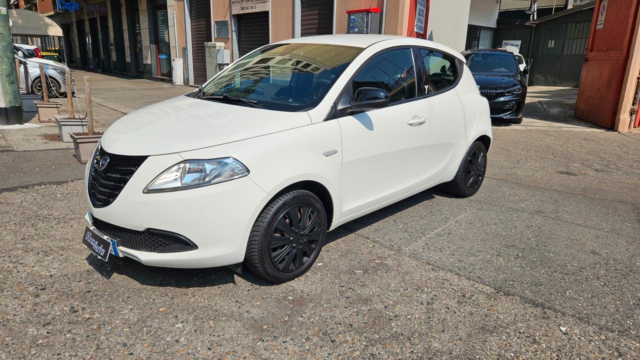 Lancia Ypsilon 1.2 69 CV 5 porte Elefantino