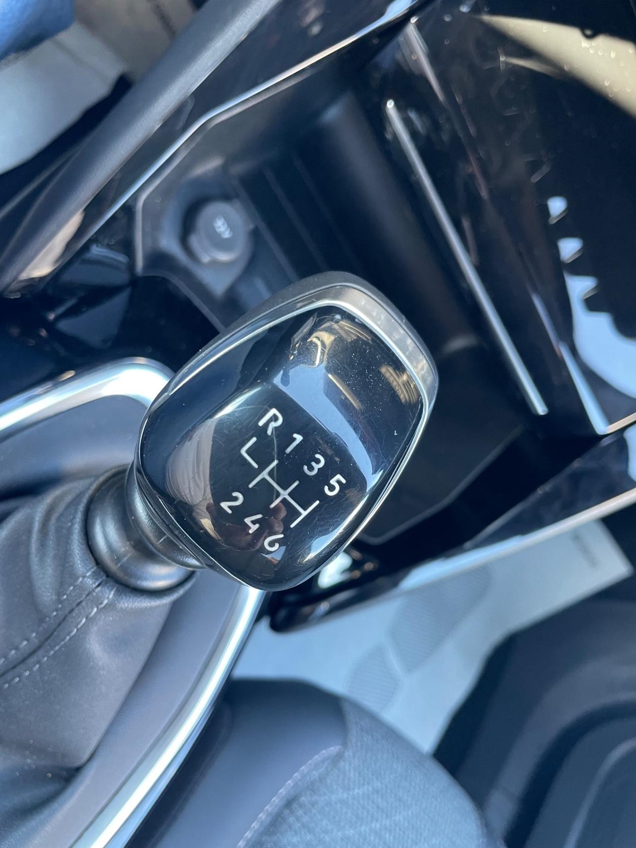 Peugeot 2008 PureTech 100 S&S Allure