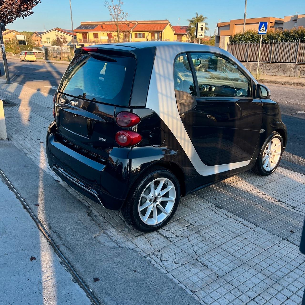 Smart ForTwo 1000 52 kW MHD coupé passion