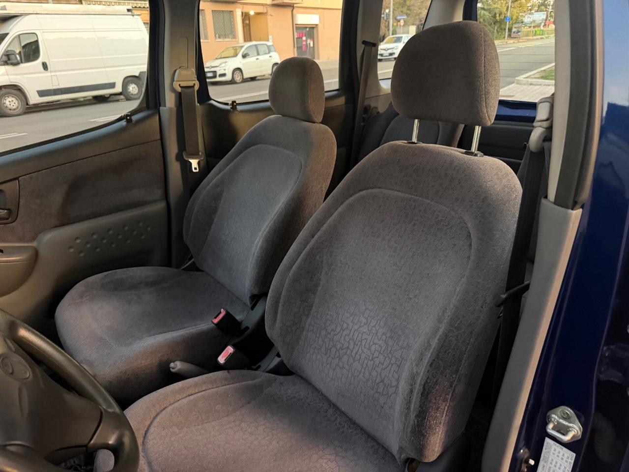 Toyota Yaris 1.3i 16V cat 5 porte Luna