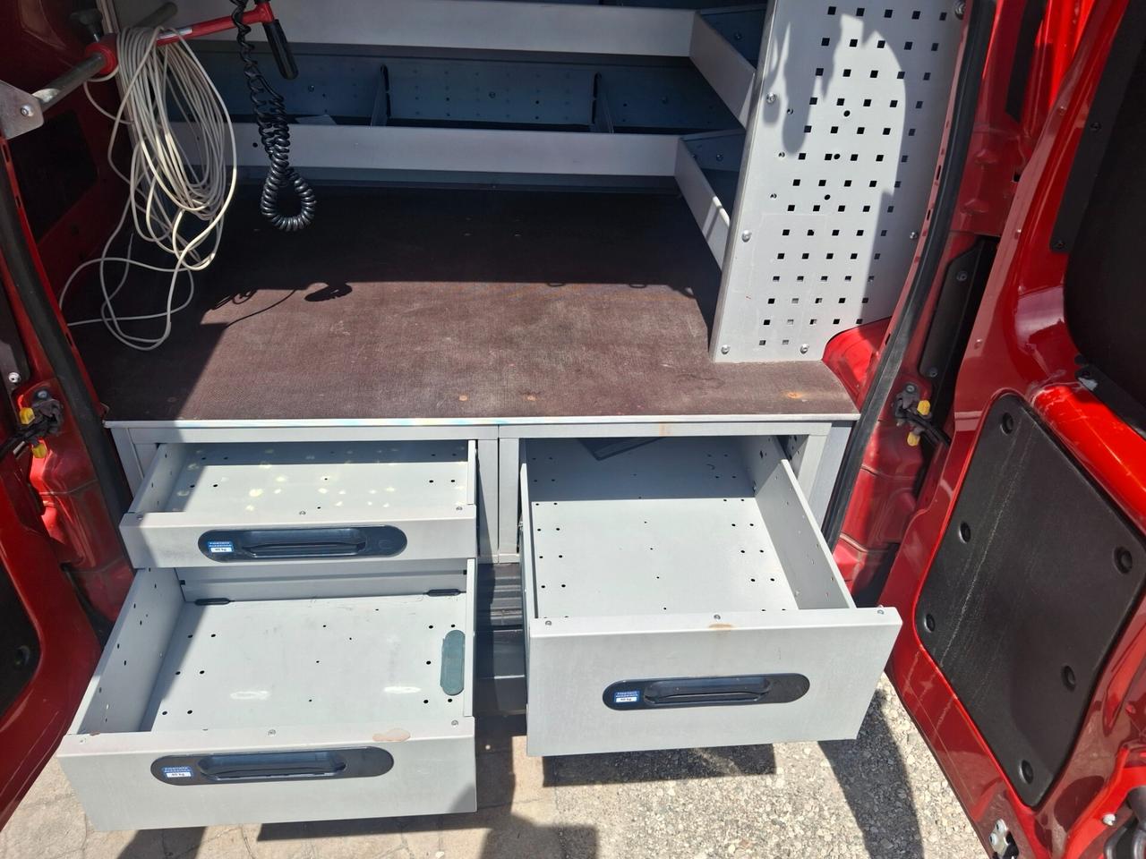 Fiat Fiorino 1.3 MJT 95CV Cargo Adventure adibito officina mobile