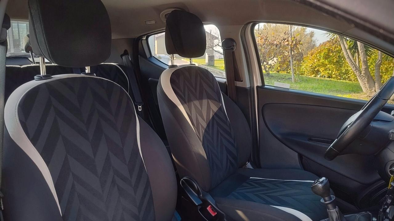 Lancia Ypsilon 1.2 69 CV 5 porte GPL Ecochic Gold