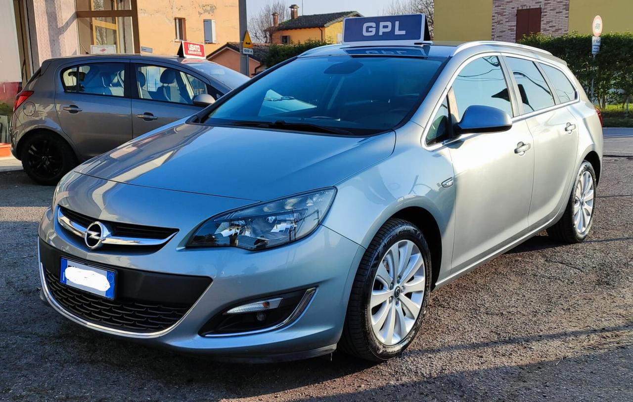 Opel Astra 1.4 Turbo 140CV Sports Tourer GPL Tech Cosmo