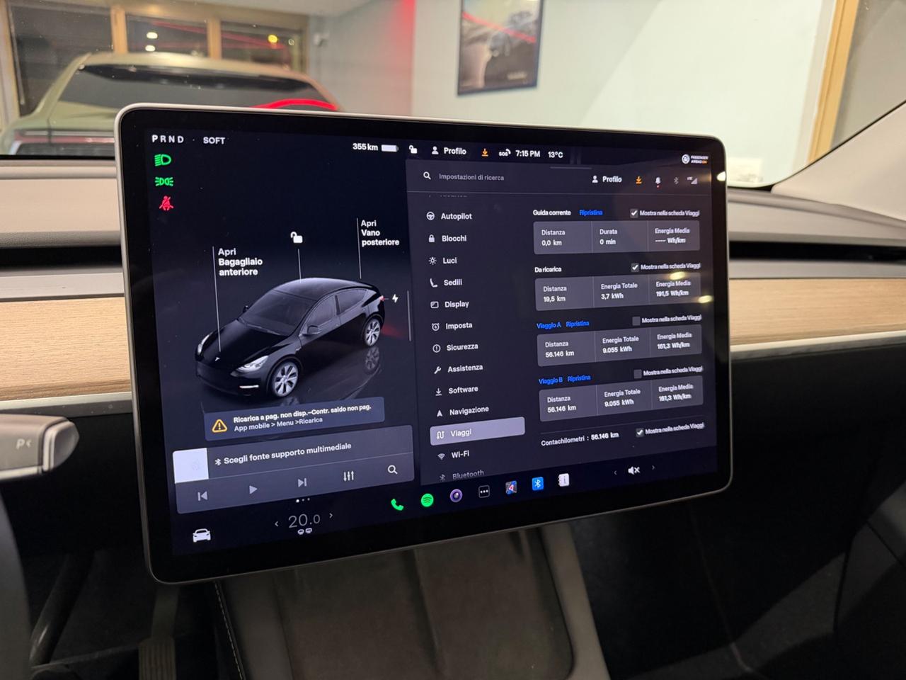 Tesla Model Y RWD Iva esposto