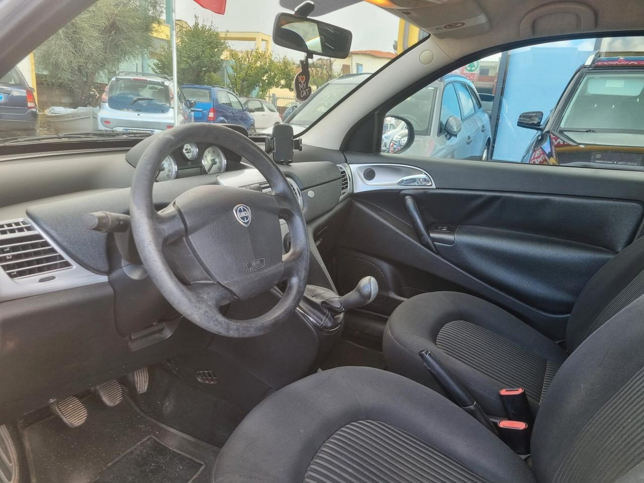 Lancia Ypsilon 1.3 MJT 75 CV