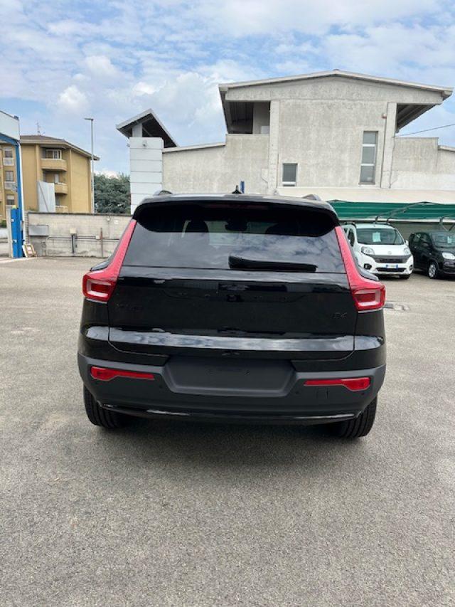 VOLVO XC40 B4 automatico Ultra Black Edition