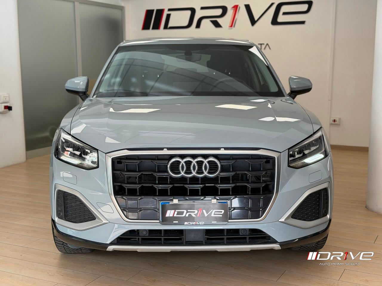 AUDI Q2 Q2 35 TFSI S tronic Identity Black