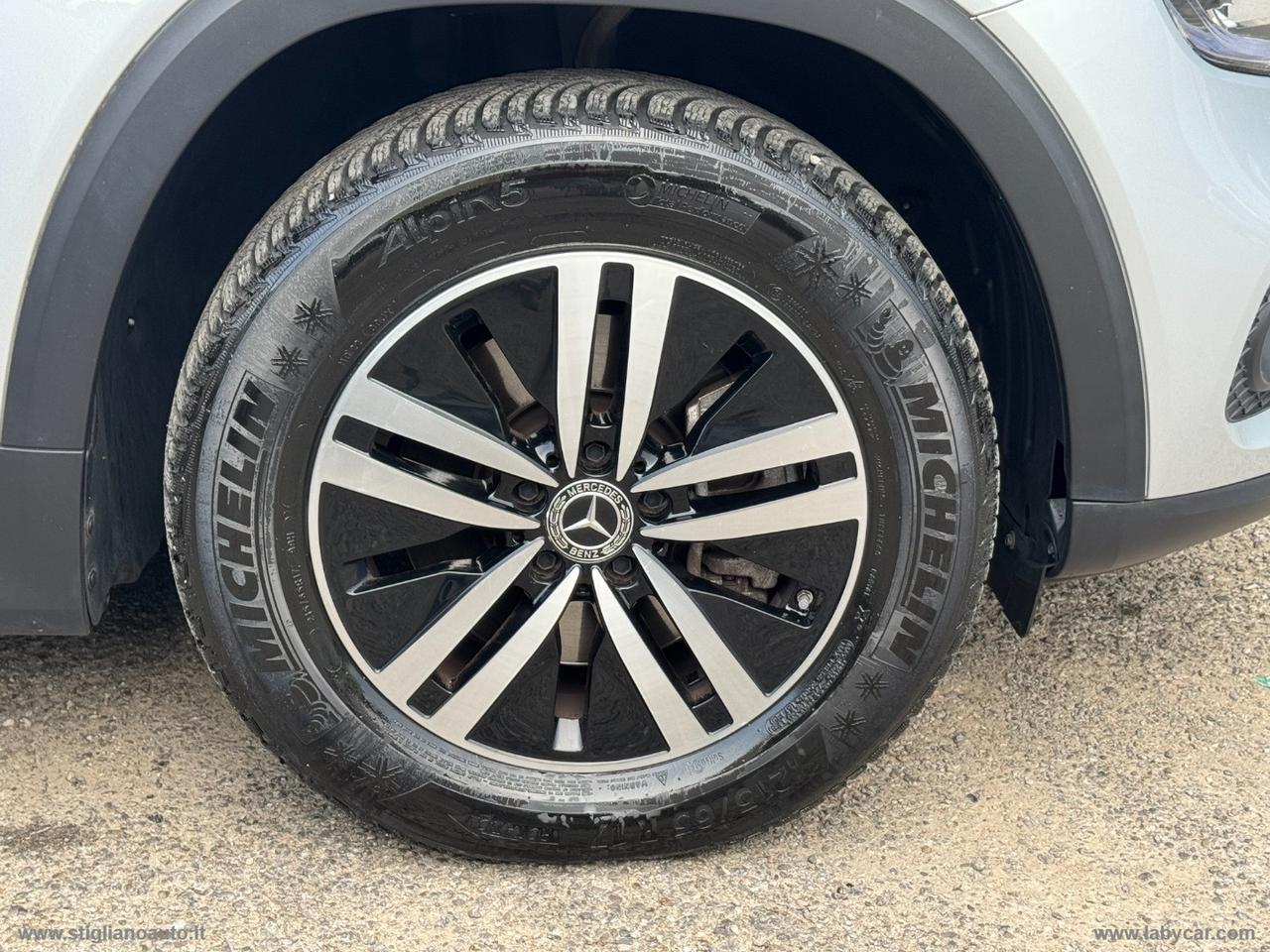 MERCEDES-BENZ GLB 220 d Automatic 4Matic Sport