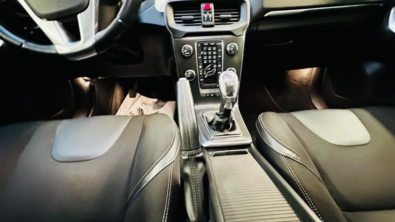 Volvo V40 D2 1.6 diesel (anche per neopatentati)