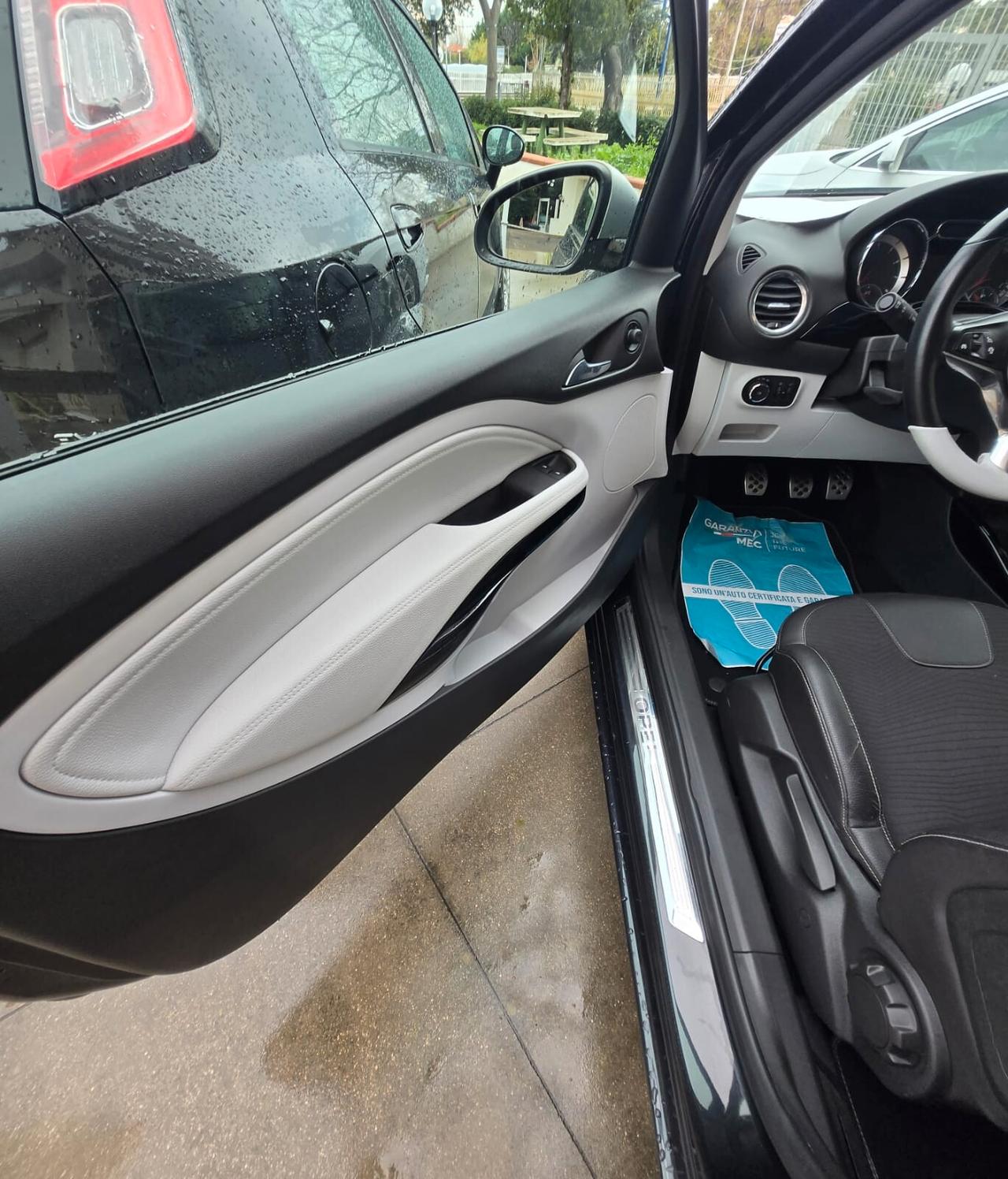 Opel Adam 1.4 100 CV White/Black Link