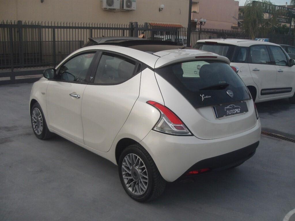 Lancia Ypsilon 1.2 69 CV Platinum + TETTO APRIBILE
