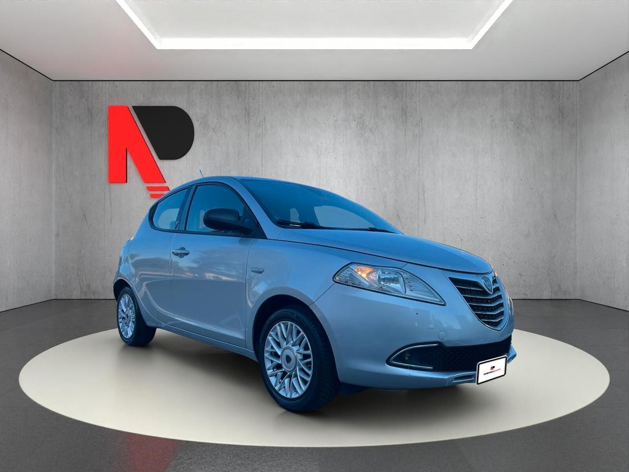 Lancia Ypsilon 1.2 69 CV 5 porte S&S Silver