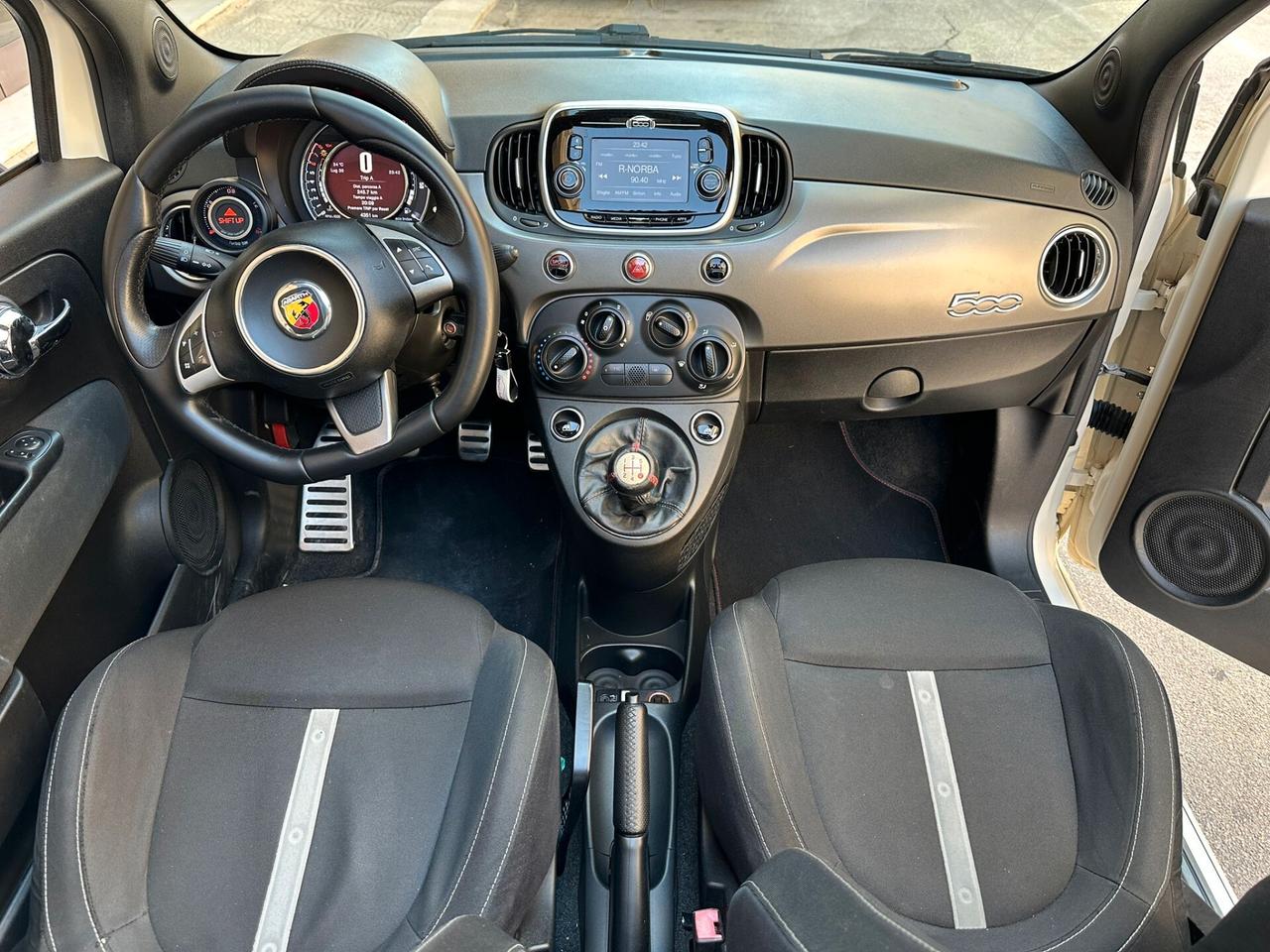 Abarth 500C 1.4 Turbo T-Jet Custom