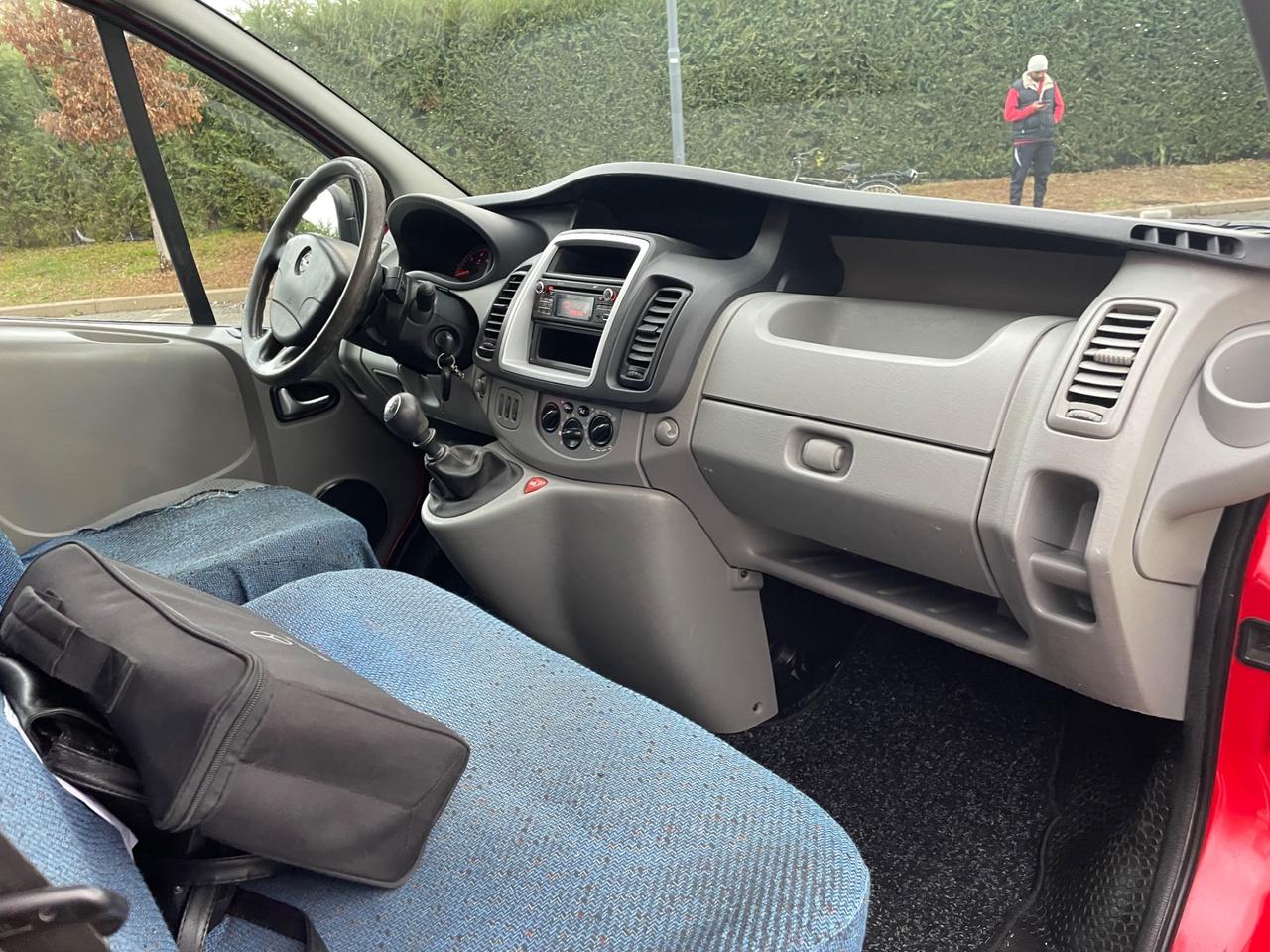 Opel Vivaro 2.0 CDTI 120CV anno 2013 pronto uso