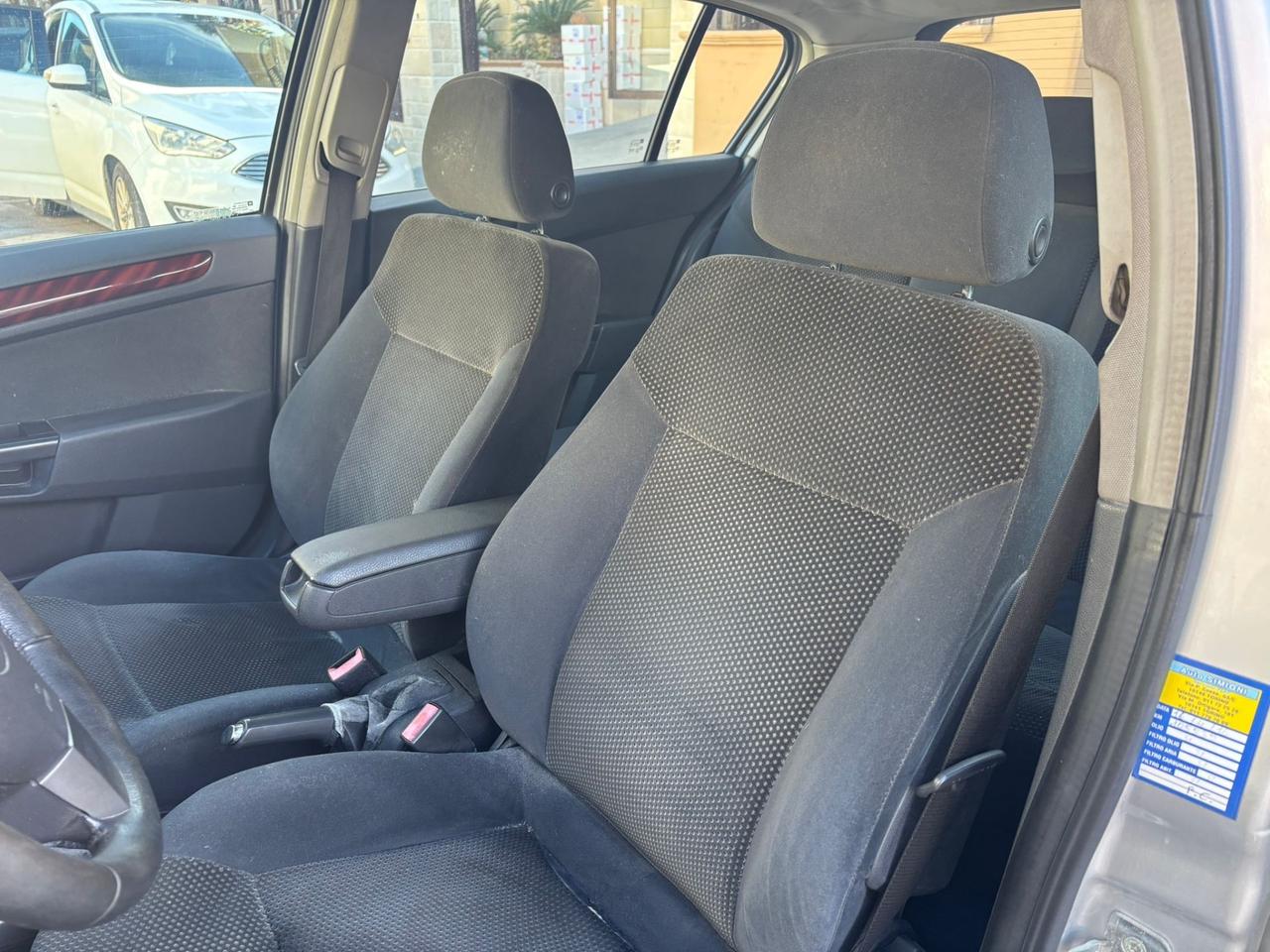 Opel Astra 1.9 16V CDTI 150CV 5 porte Cosmo