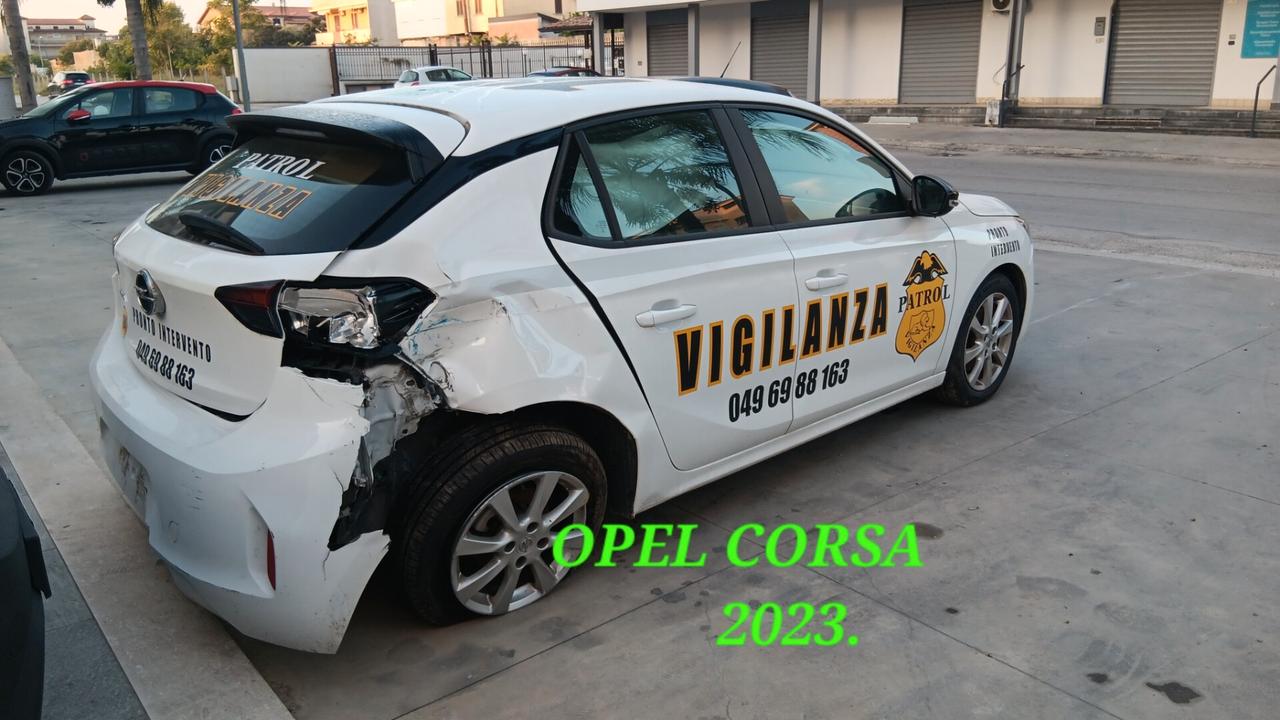 Opel Corsa incidentata sinistrata mondialcars 023