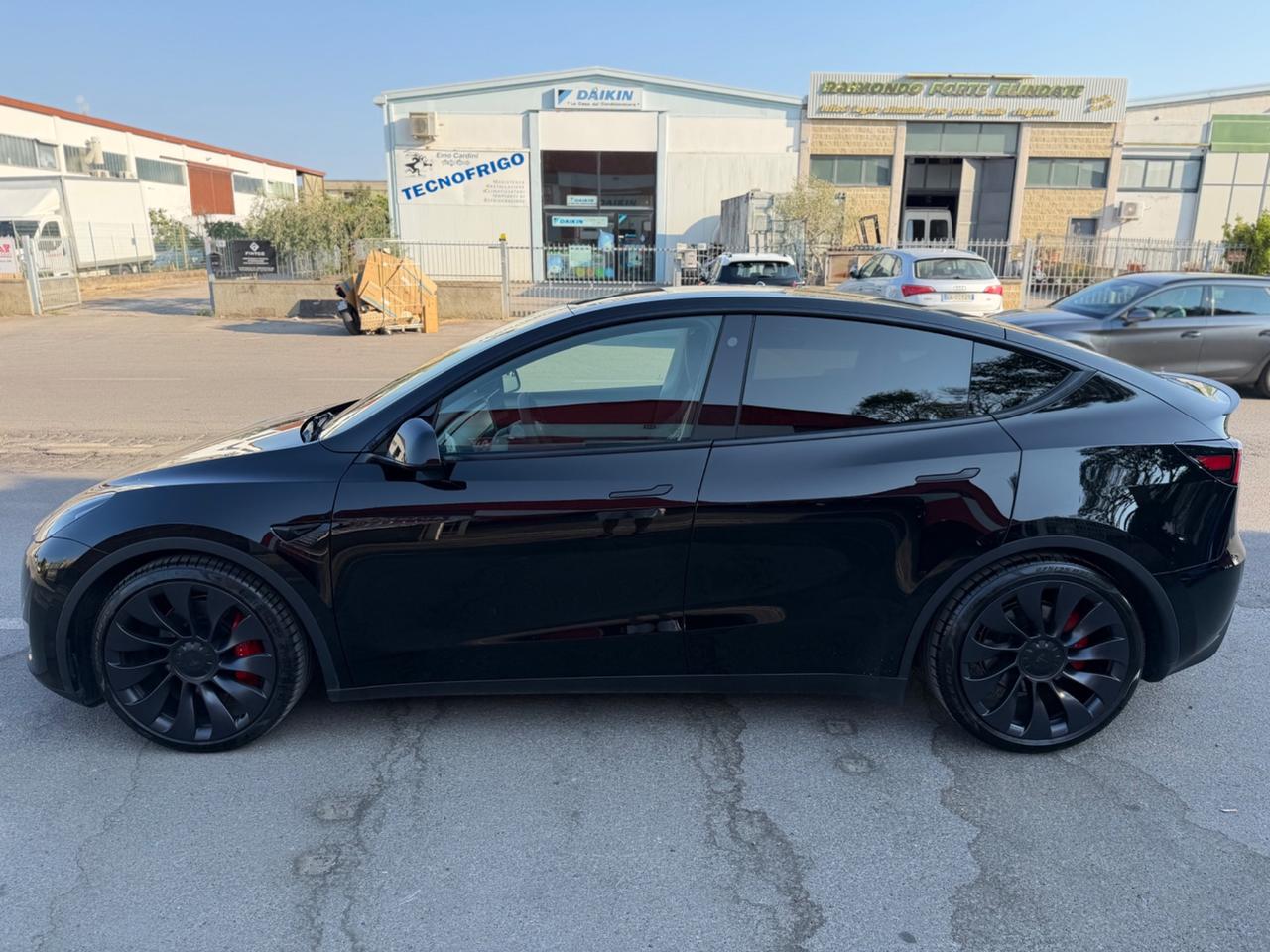 Tesla Model Y AWD Performance