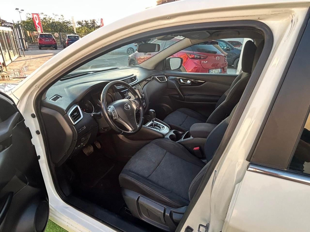 Nissan Qashqai 1.6 dCi N-Connecta 2WD 130cv xtronic E6