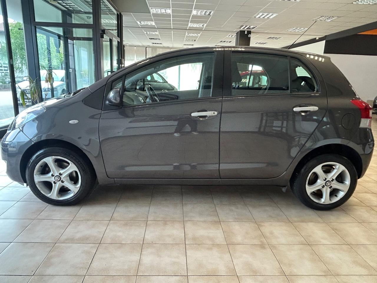 Toyota Yaris -2011 1.3 101cv 120.000 KM NEOPATENTATI