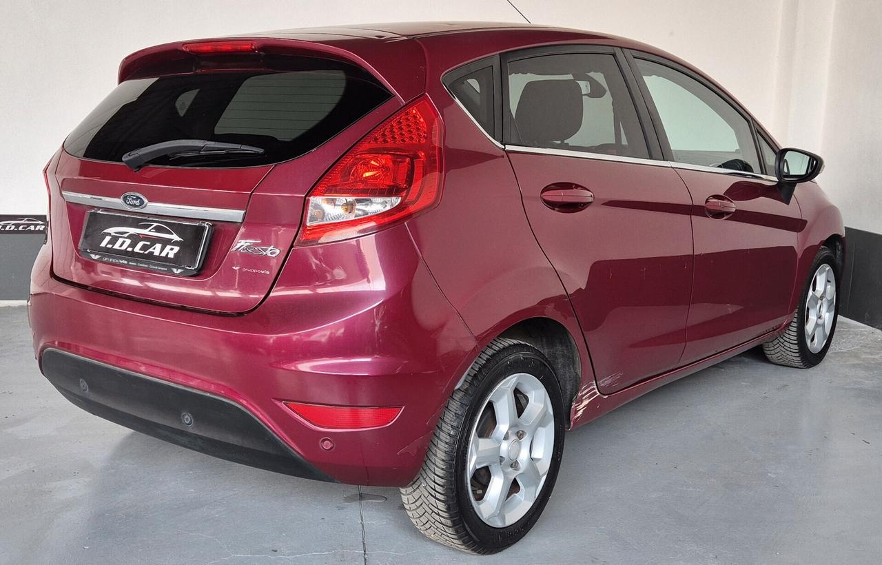 Ford Fiesta 1.4 5 porte Bz.- GPL Titanium Neopatentati