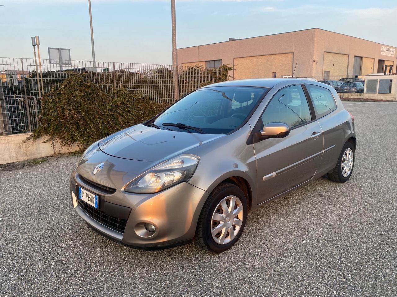 Renault Clio 1.2 16V 3 porte Luxe